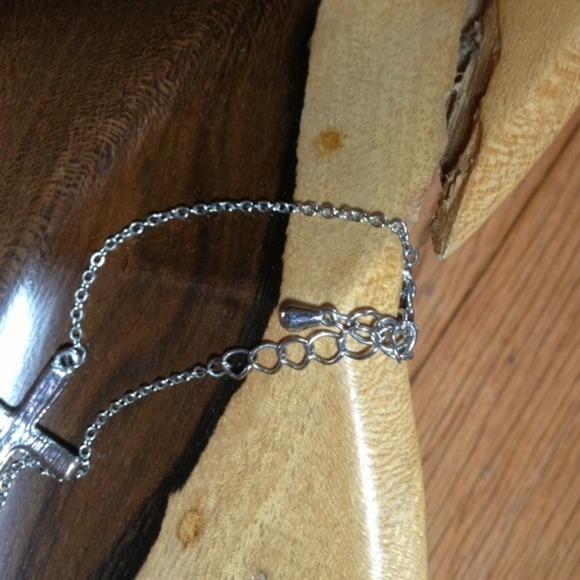 Crystal cross bracelet - Picture 3 of 3